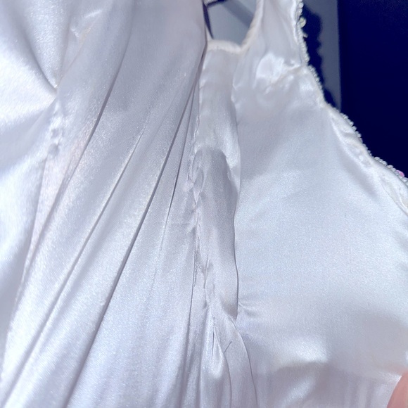 Beautiful WHITE Sherri Hill - Picture 5 of 15